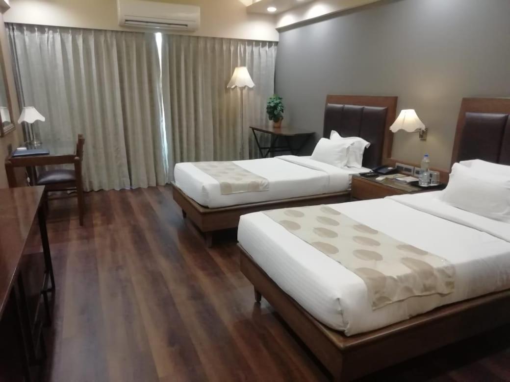 Renest Gandhidham Hotel Exterior photo