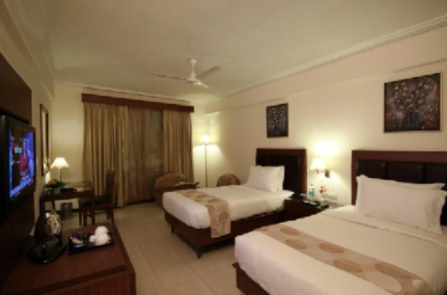 Renest Gandhidham Hotel Room photo