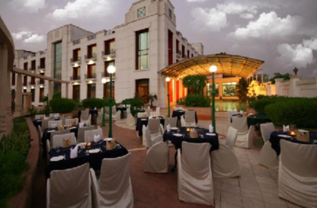 Renest Gandhidham Hotel Exterior photo